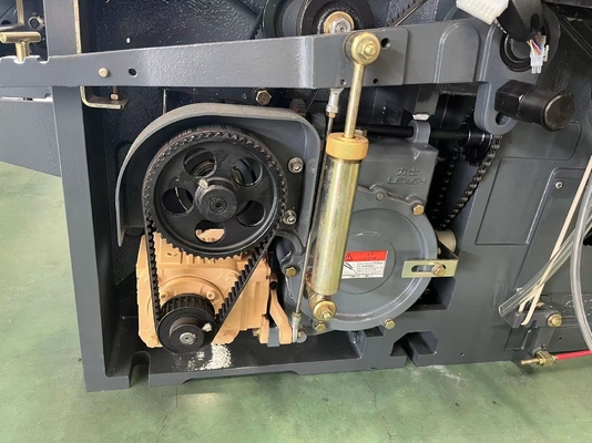भारी ड्यूटी वाटर जेट बुनाई मशीन बुनाई यंत्र एक TUFS 1000rpm स्प्लिट उच्च घनत्व